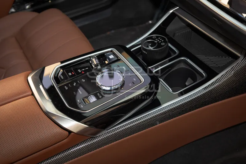 2023 BMW 7 Series 740i