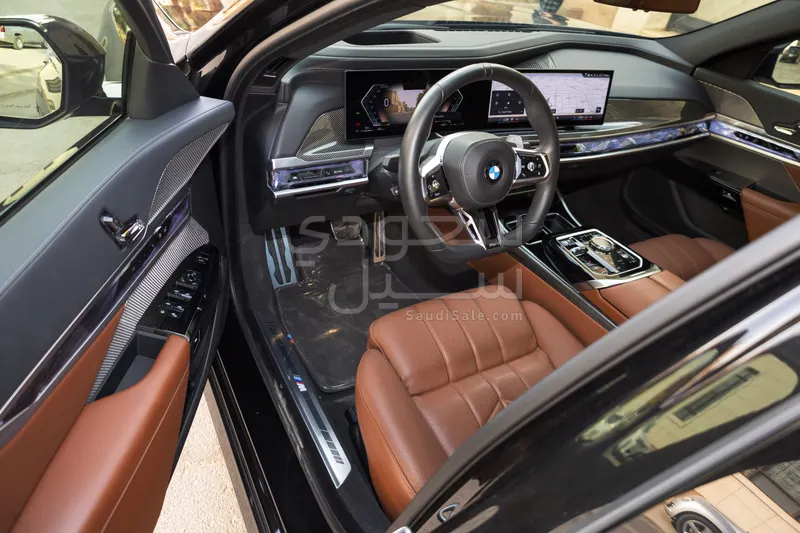 2023 BMW 7 Series 740i