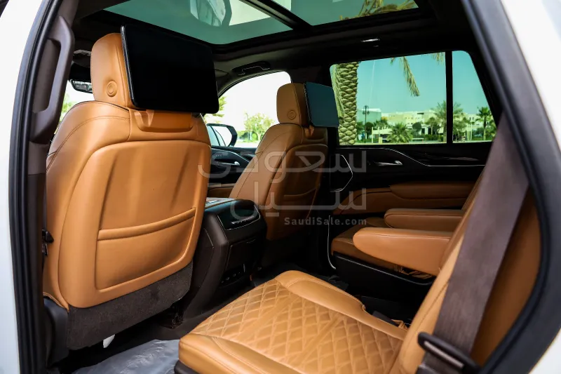 2021 Cadillac Escalade Platinum