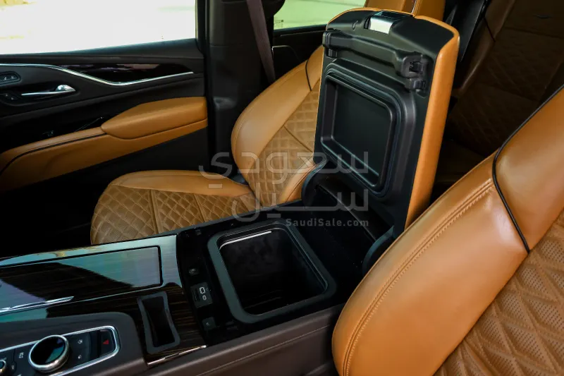 2021 Cadillac Escalade Platinum