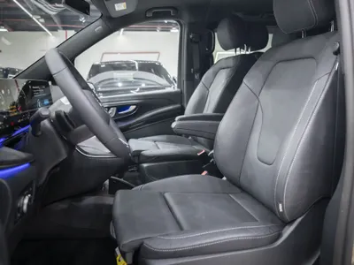2025 Mercedes-Benz V 300