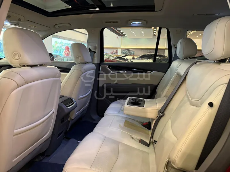 2020 Cadillac XT6