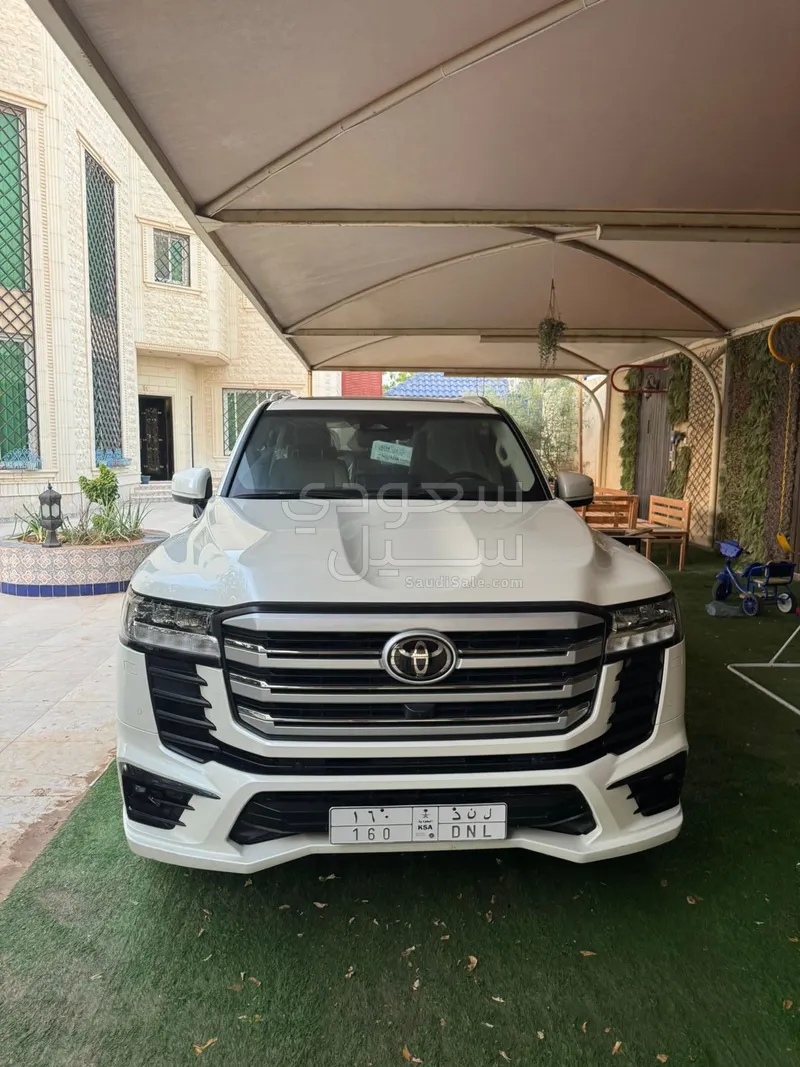 2025 Toyota Land Cruiser GXR 4