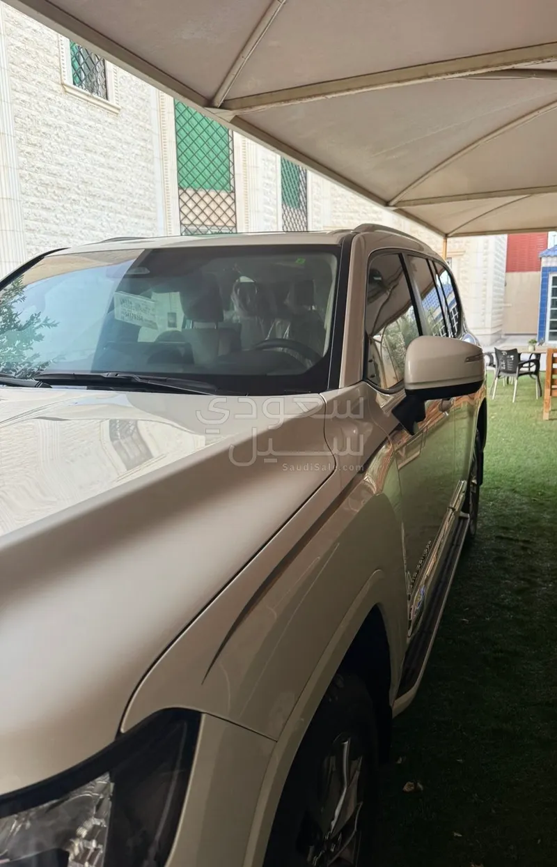 2025 Toyota Land Cruiser GXR 4