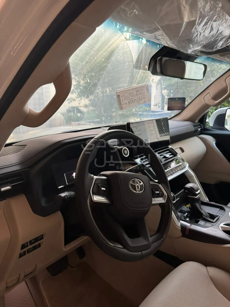2025 Toyota Land Cruiser GXR 4