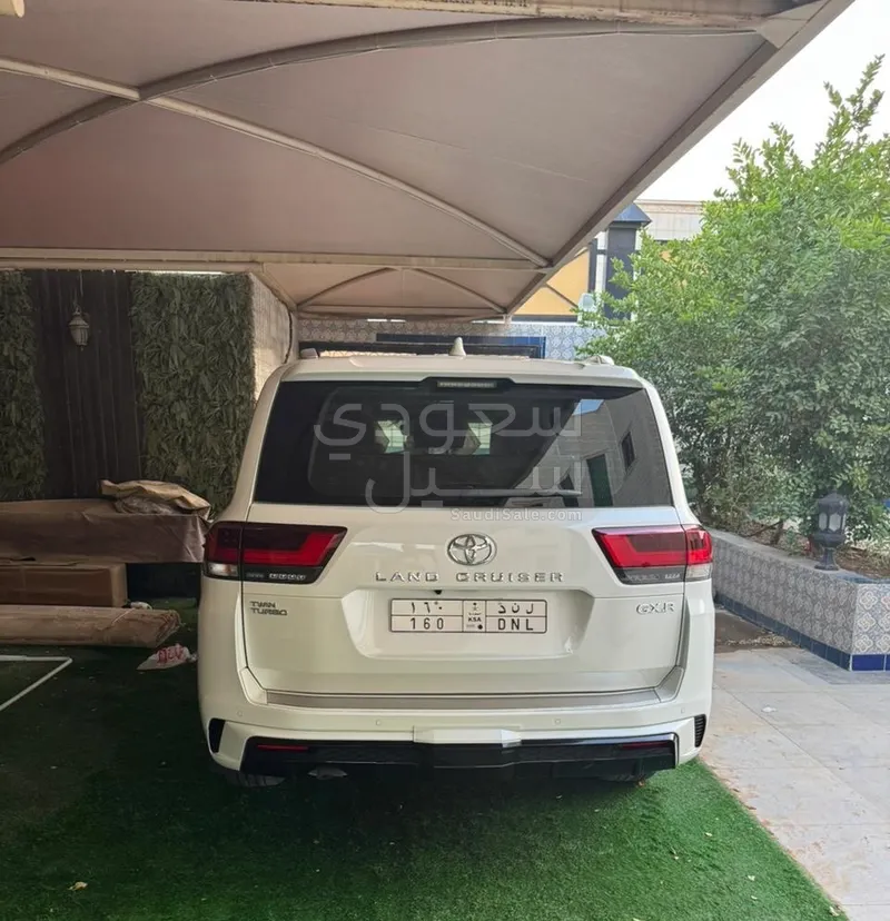 2025 Toyota Land Cruiser GXR 4