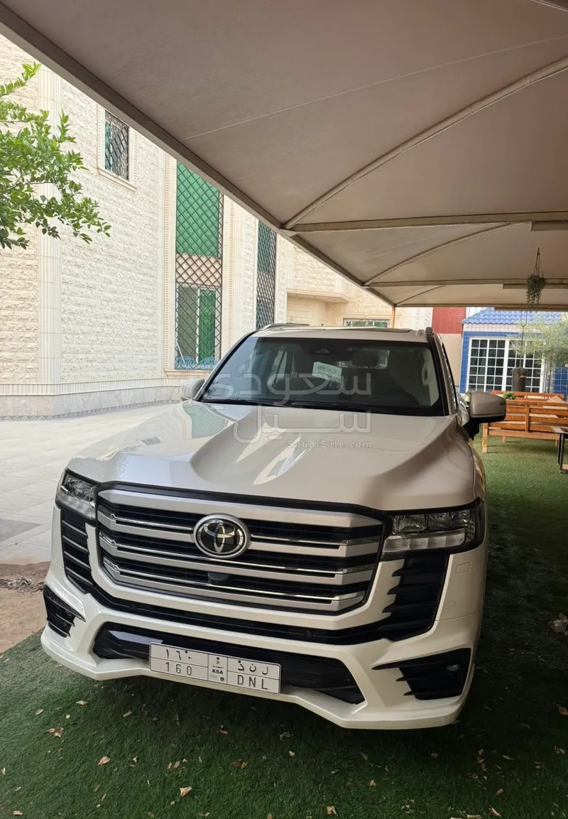 2025 Toyota Land Cruiser GXR 4