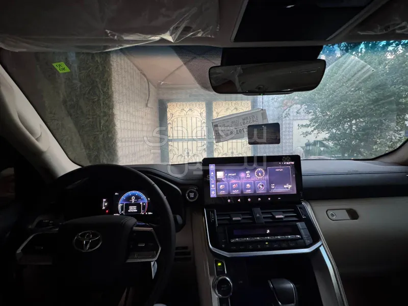 2025 Toyota Land Cruiser GXR 4
