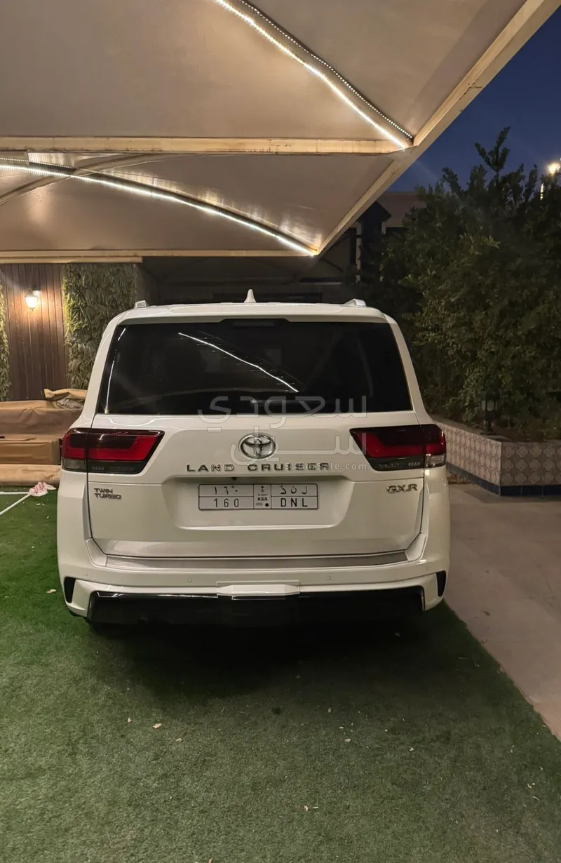 2025 Toyota Land Cruiser GXR 4