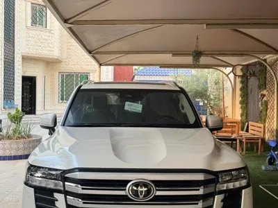 2025 Toyota Land Cruiser GXR 4