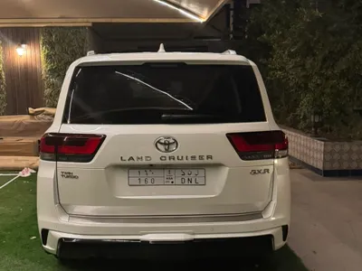 2025 Toyota Land Cruiser GXR 4