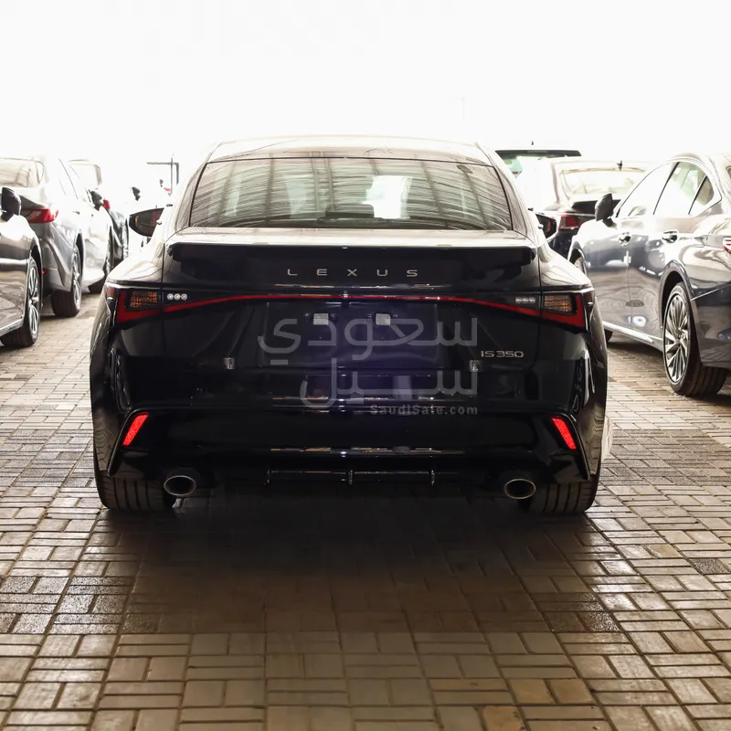 2026 لكزس آي إس 350 إف