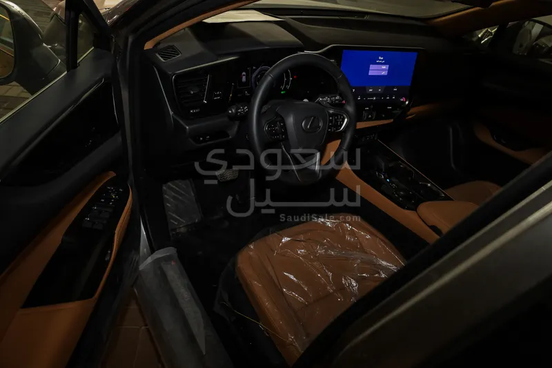 2026 لكزس أر إكس 350