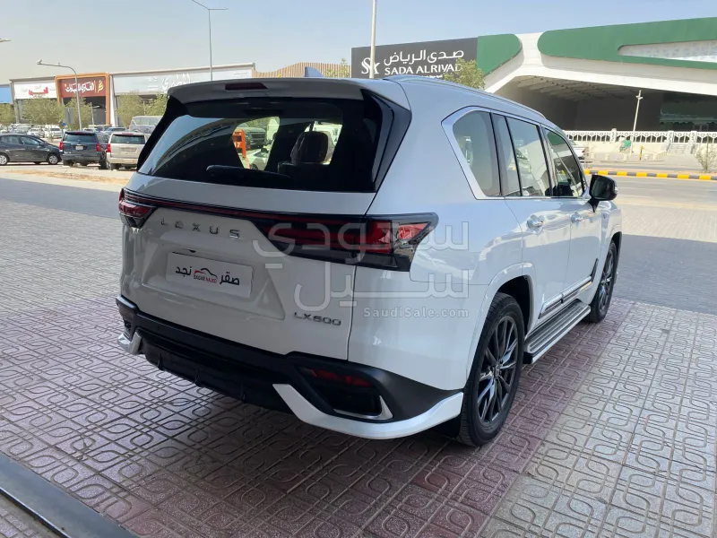 2025 Lexus LX 600