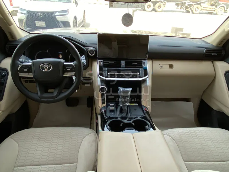 2024 Toyota Land Cruiser GXR 3