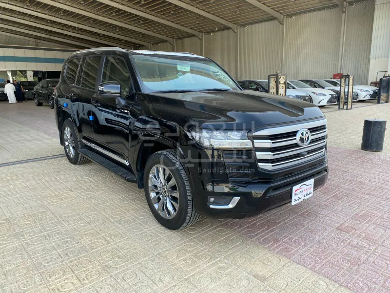 2024 Toyota Land Cruiser GXR 3