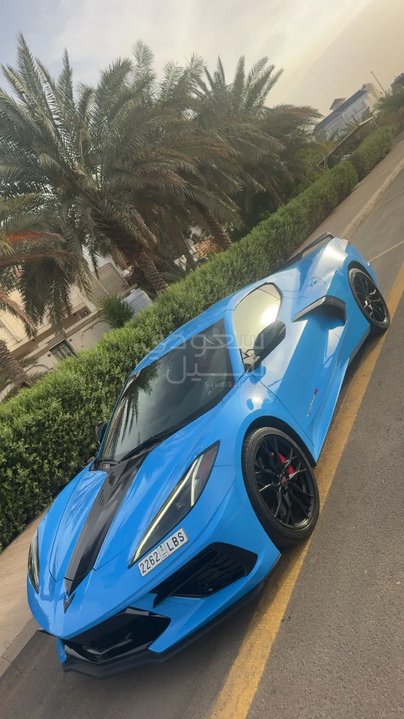 2023 شفروليه كورفيت سي 8