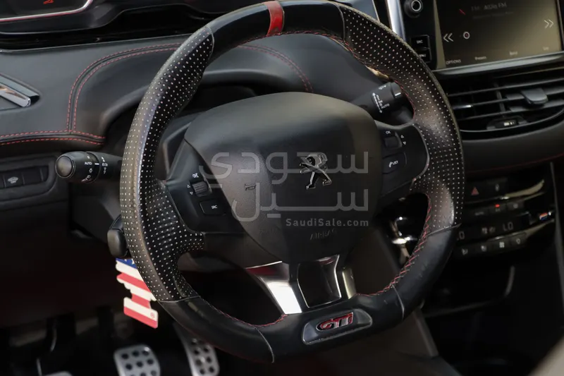 2017 بيجو 208 GTi