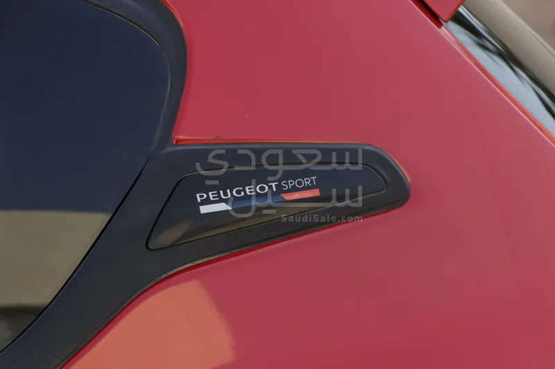 2017 بيجو 208 GTi