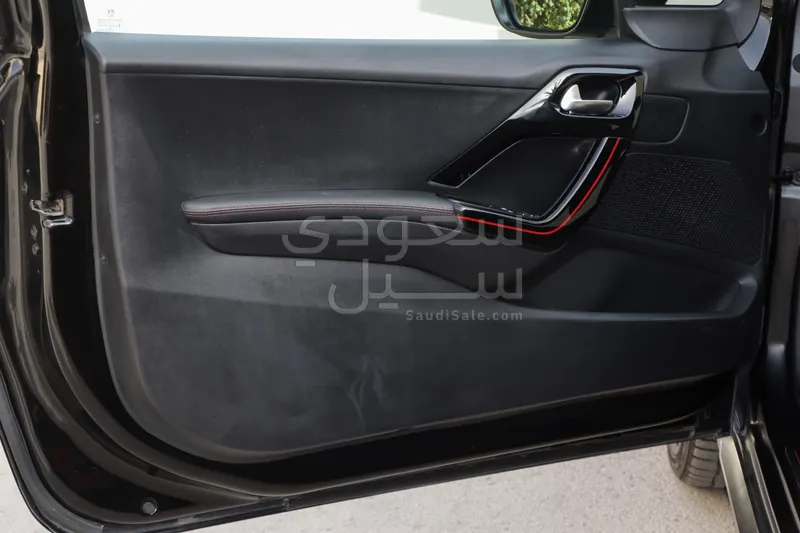 2017 بيجو 208 GTi
