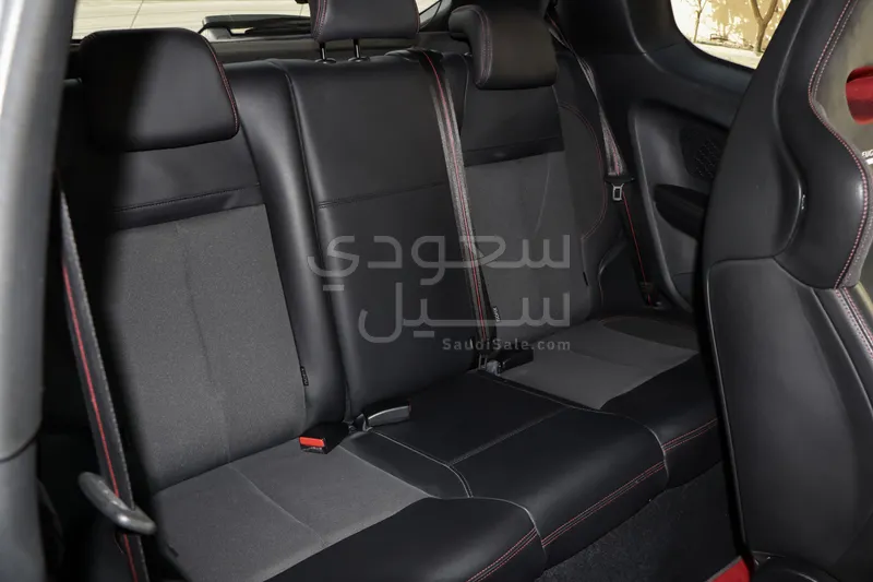 2017 بيجو 208 GTi