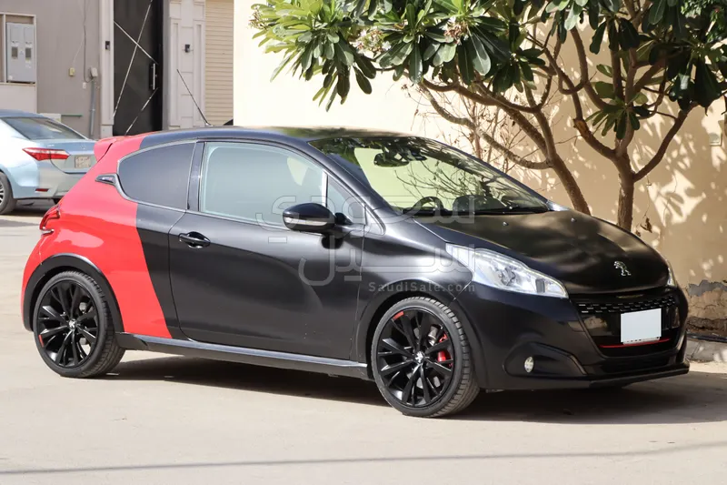 2017 بيجو 208 GTi