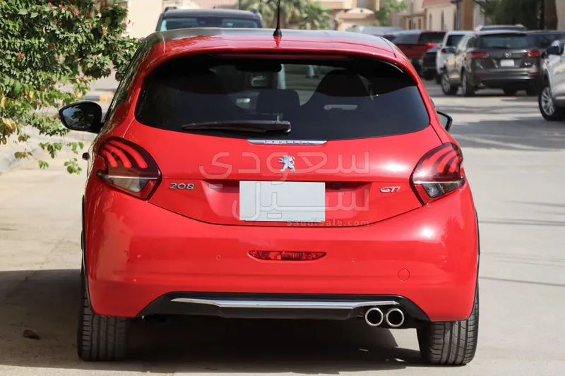 2017 بيجو 208 GTi