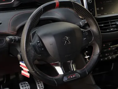 2017 بيجو 208 GTi