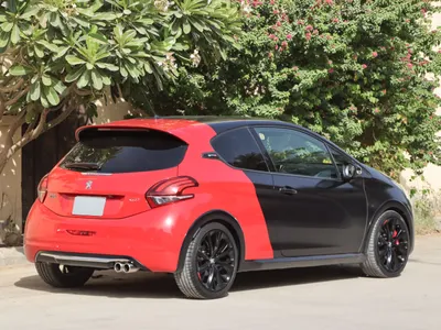 2017 بيجو 208 GTi