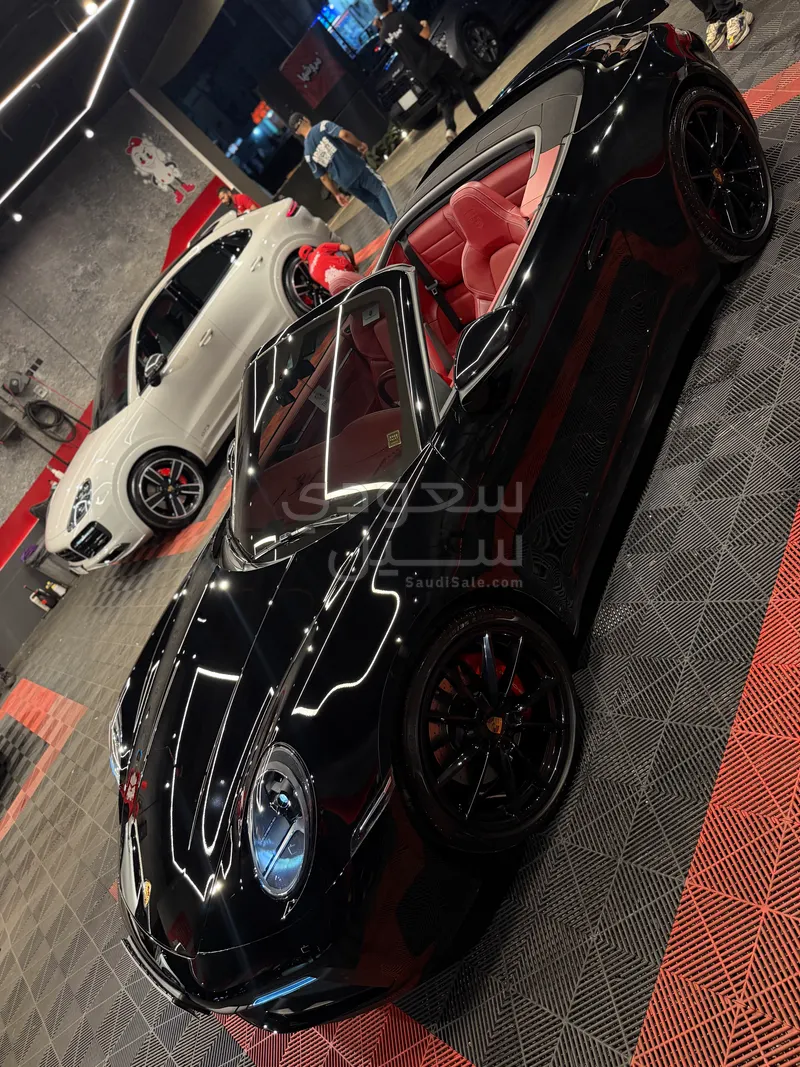 2021 بورش 911 كاريرا كابريوليه