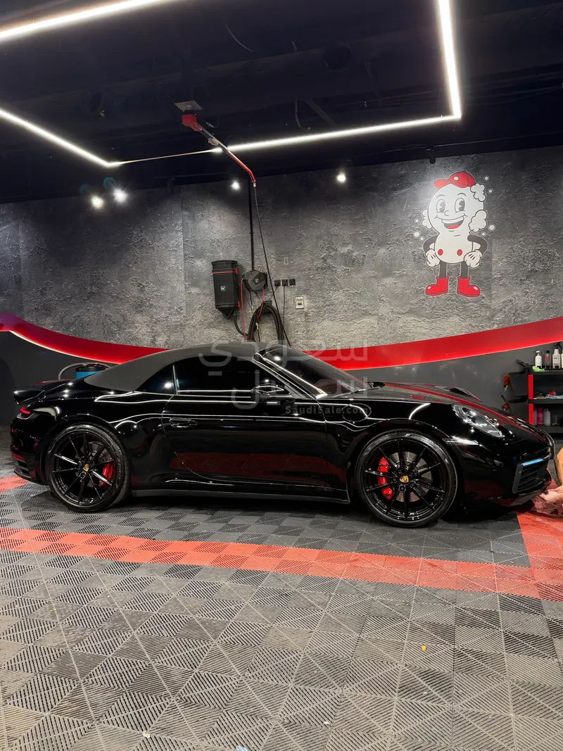 2021 بورش 911 كاريرا كابريوليه