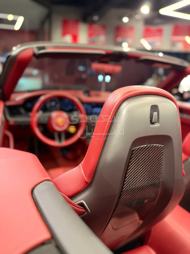 2021 بورش 911 كاريرا كابريوليه