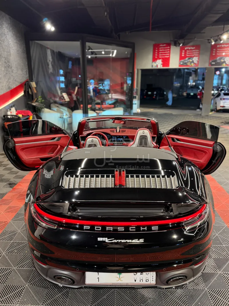 2021 بورش 911 كاريرا كابريوليه