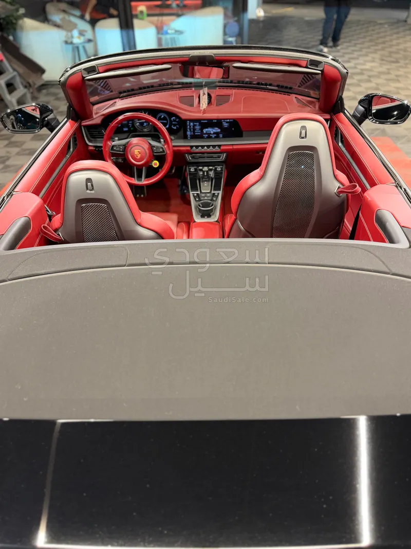 2021 بورش 911 كاريرا كابريوليه