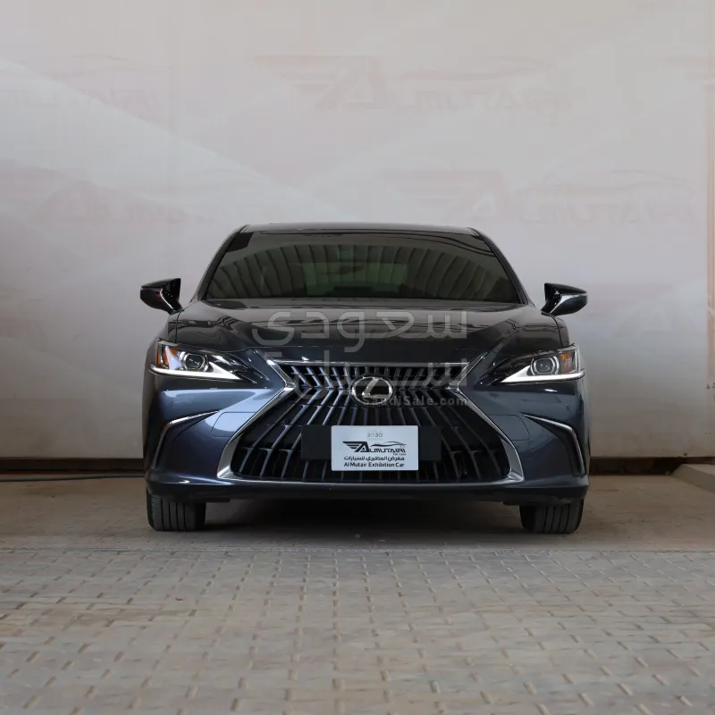 2025 Lexus ES 250