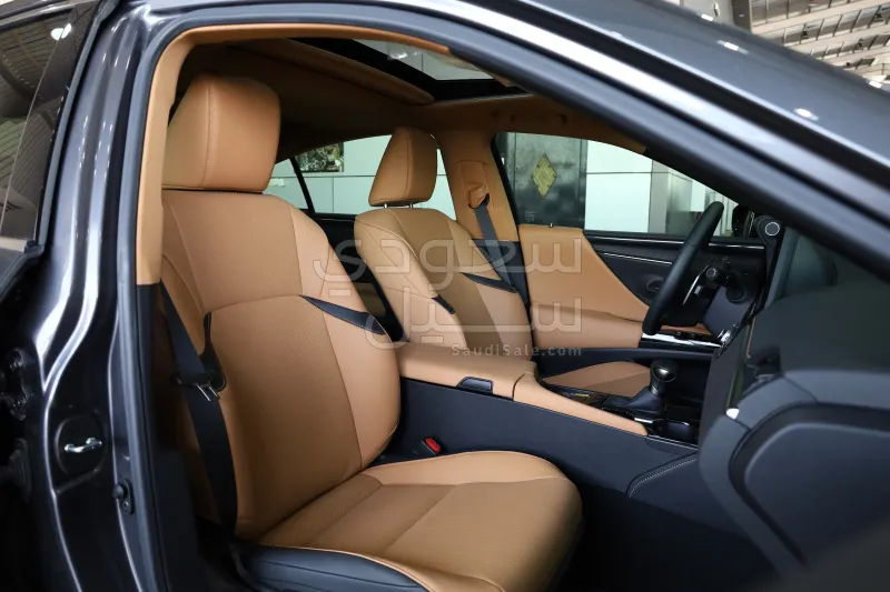 2025 Lexus ES 250