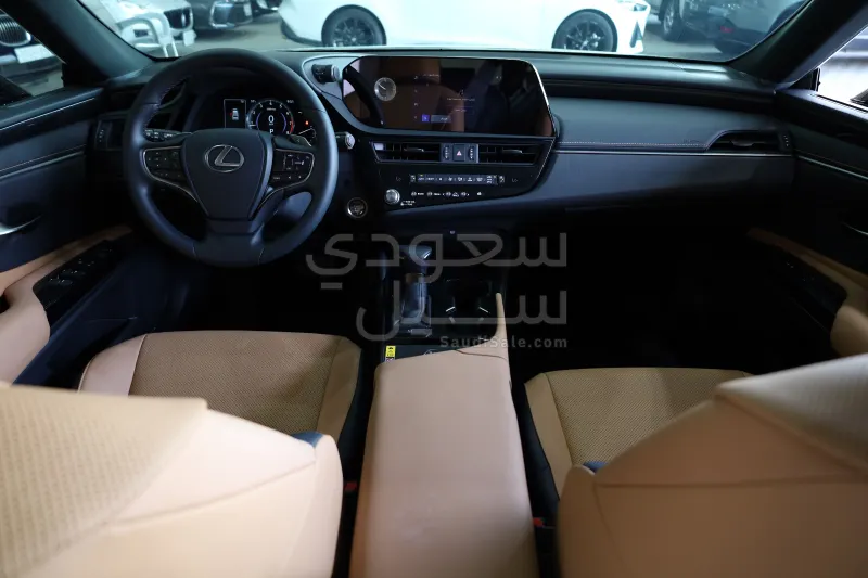 2025 Lexus ES 250