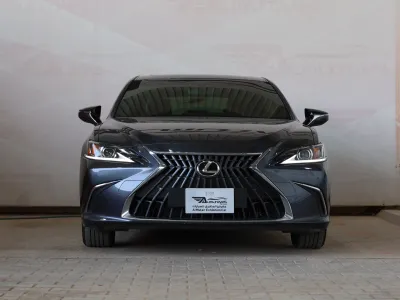 2025 Lexus ES 250