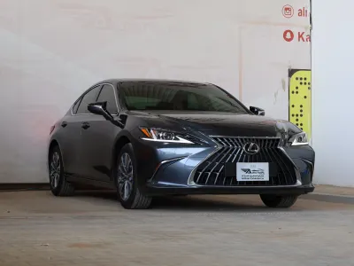 2025 Lexus ES 250