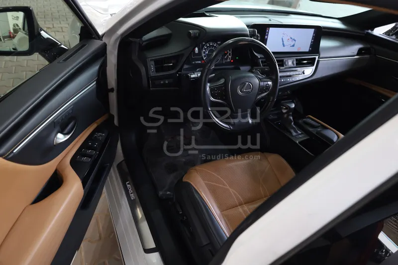 2022 Lexus ES 350
