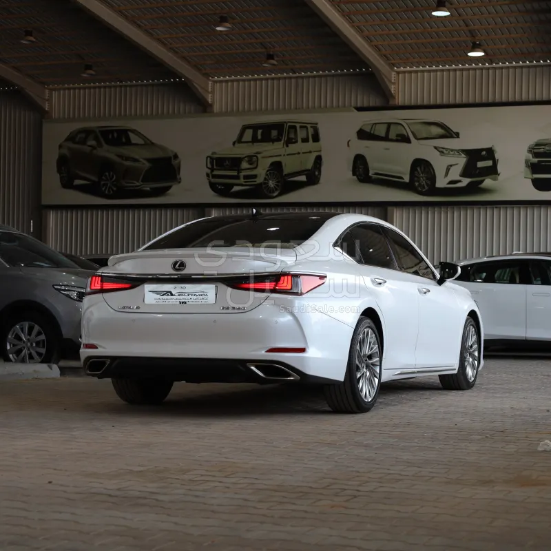 2022 Lexus ES 350
