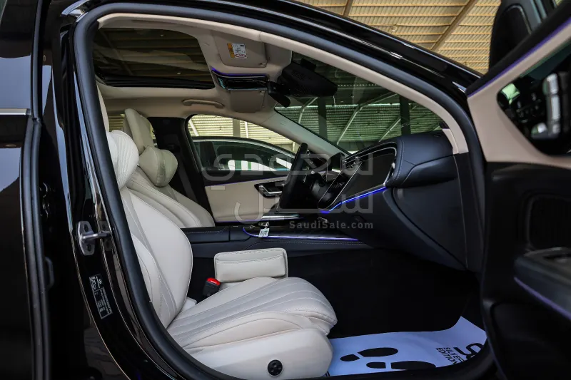 2025 Mercedes-Benz E 200