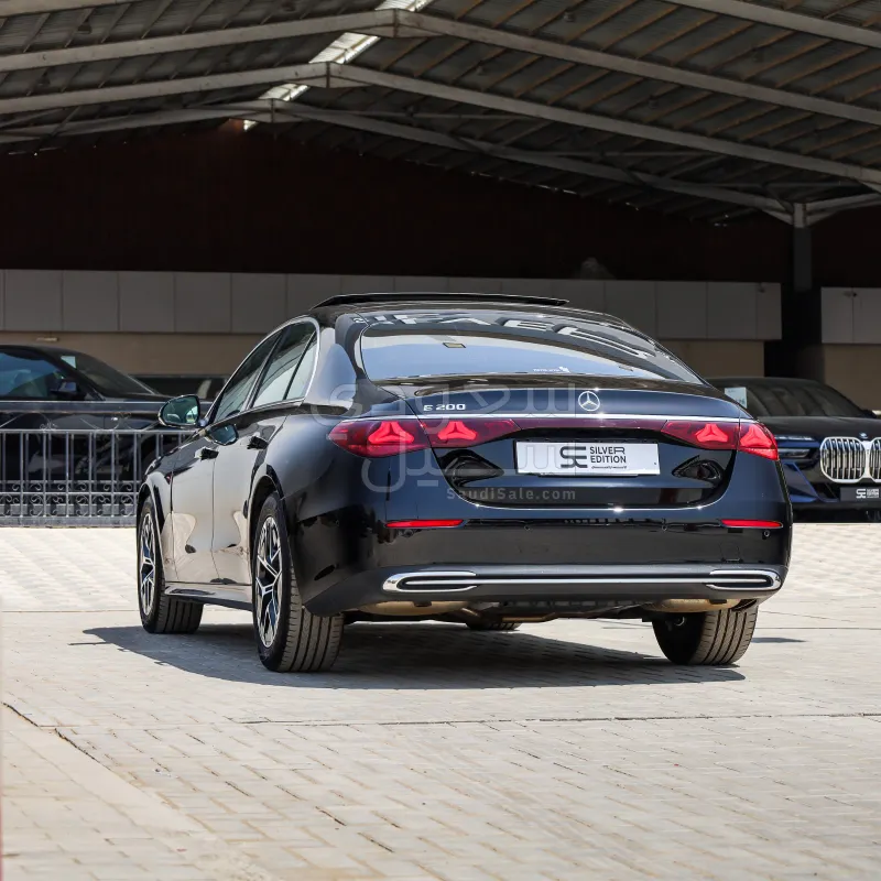 2025 Mercedes-Benz E 200
