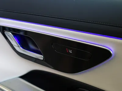 2025 Mercedes-Benz E 200