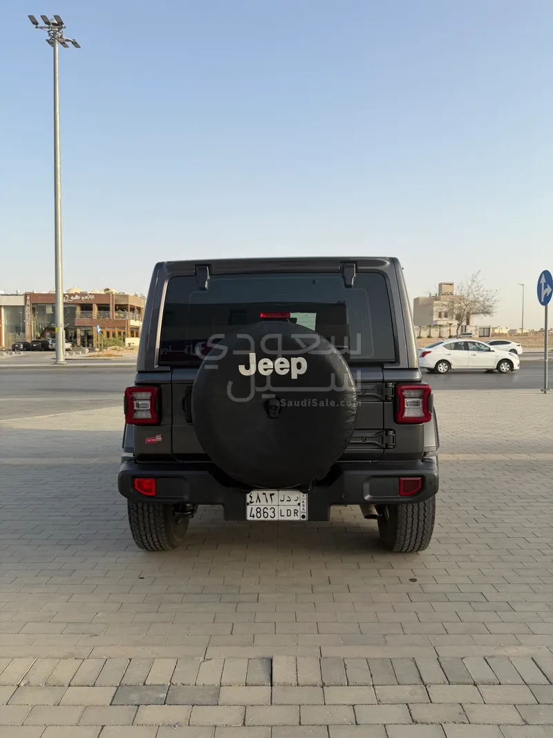 2022 جييب رانجلر صحارى
