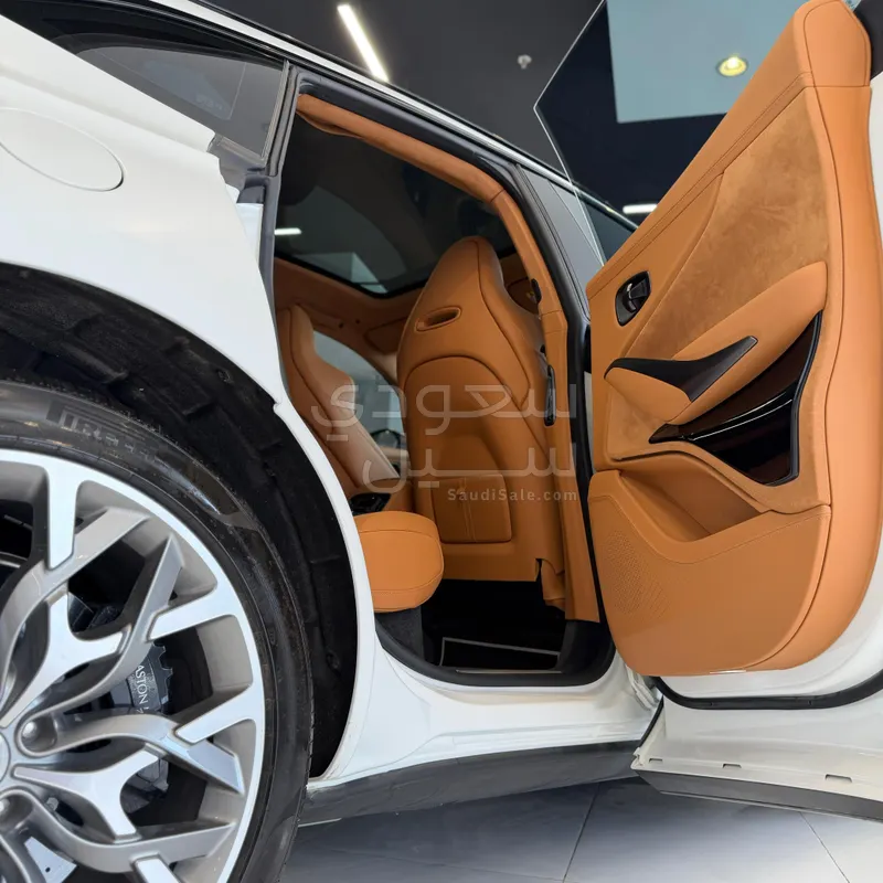 2024 Aston Martin DB X 707