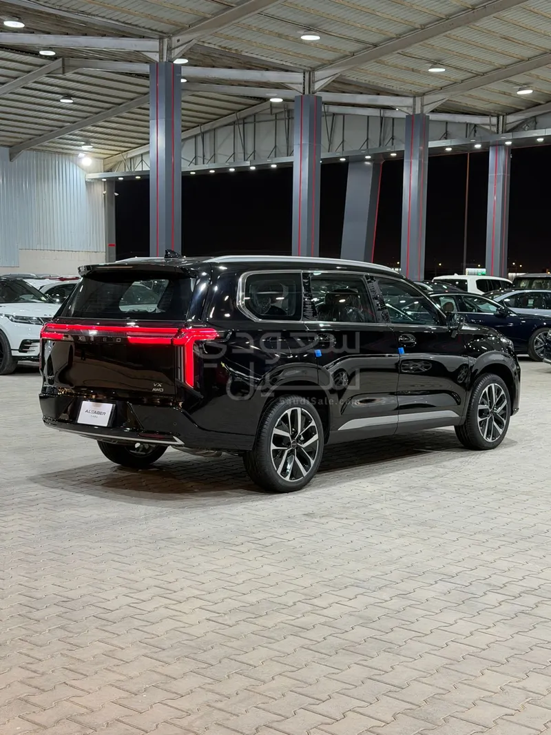 2026 Exeed VX Black and Gold