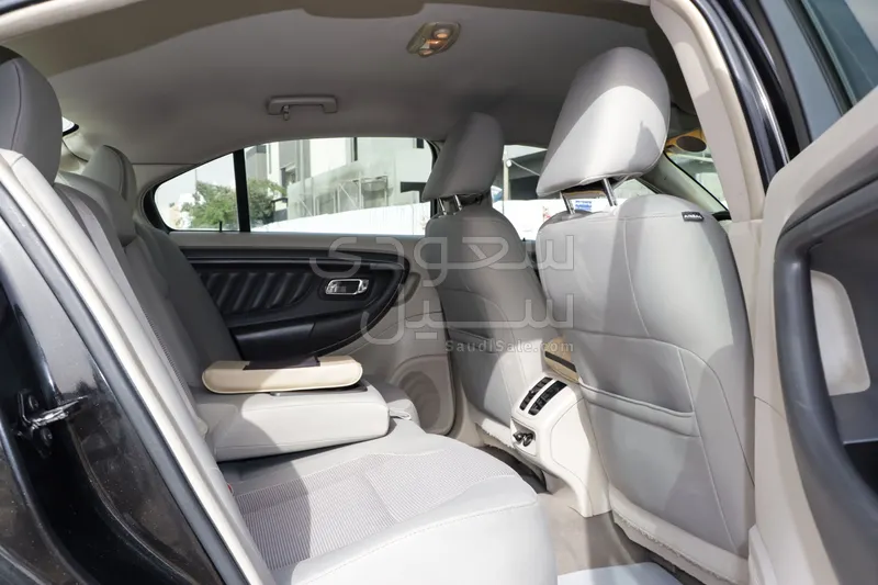 2011 Ford Taurus SEL