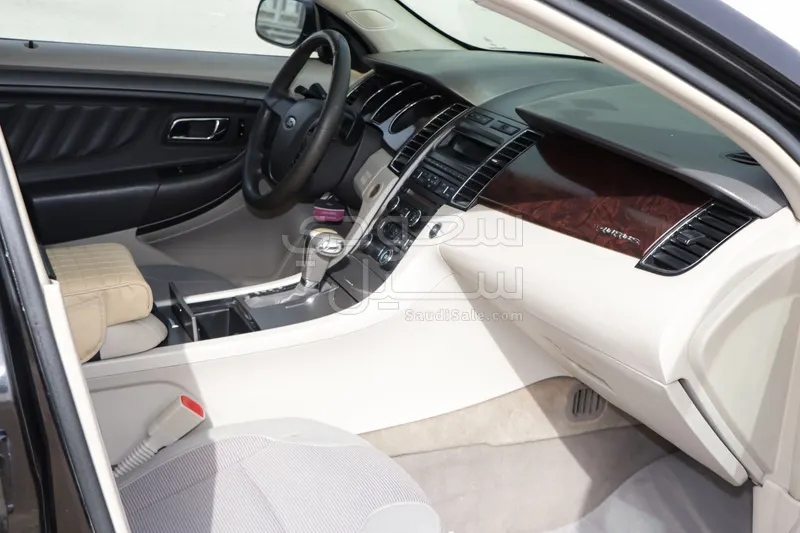 2011 Ford Taurus SEL