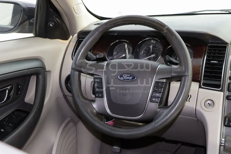 2011 Ford Taurus SEL